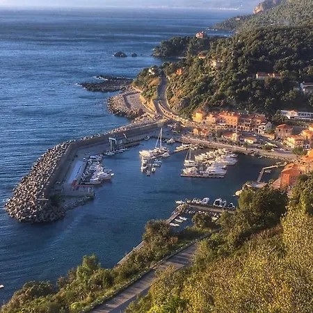 Seaside House, Maratea, Breathtaking Views Σπίτι διακοπών *